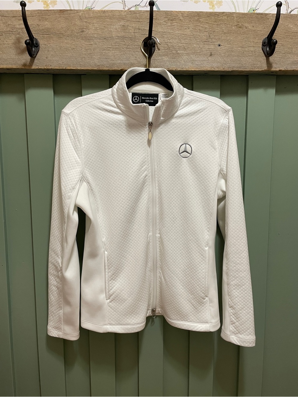 Mercedes-Benz  USA Collection Women’s Emboss Dimple White Full Zip Lightweight M